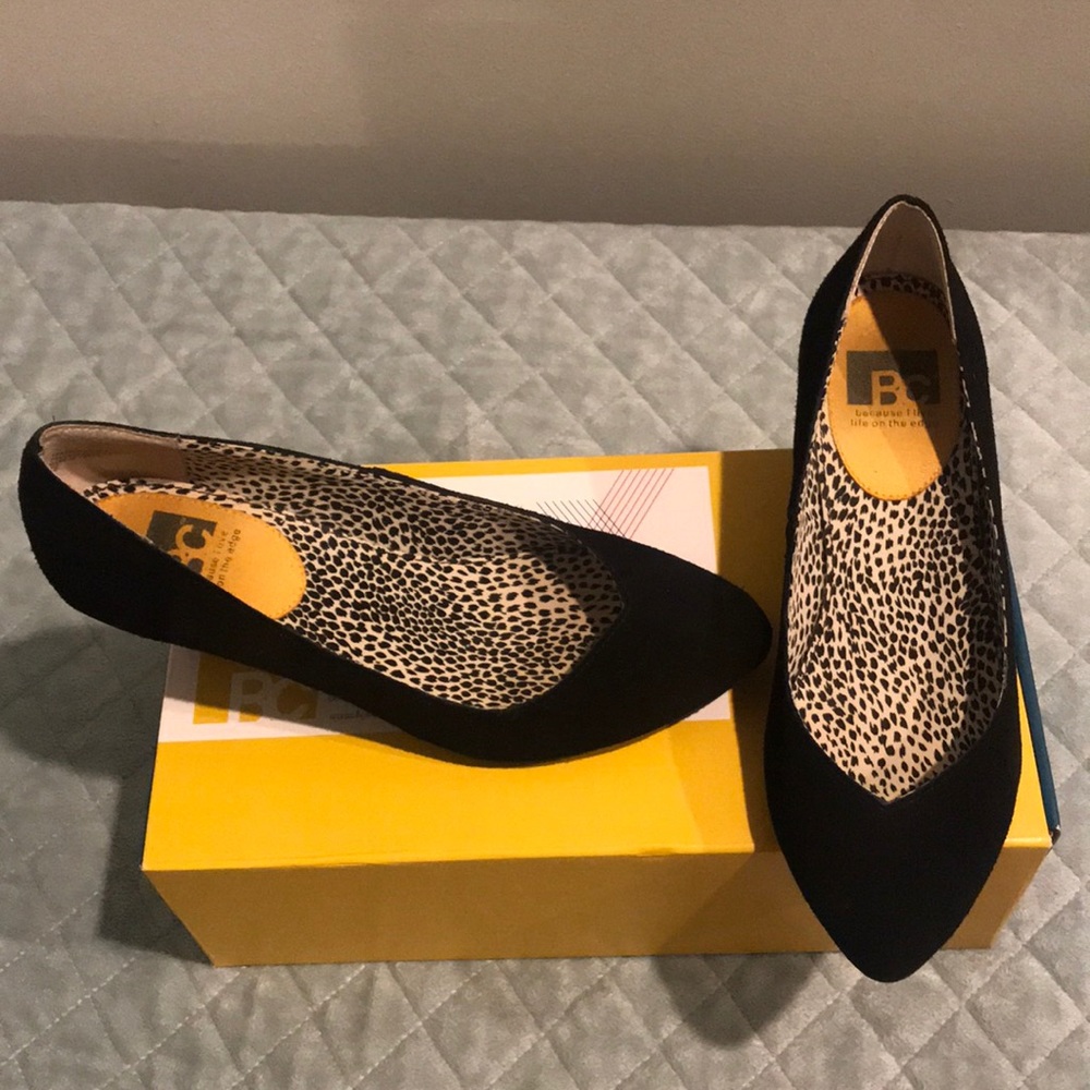 Size 7.5 black wedge shoe